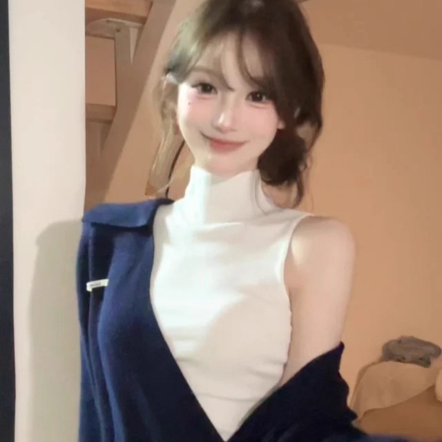 气质辣妹ins风高级感翻V领长袖宽松毛衣女冬季高腰针织短裤子套装