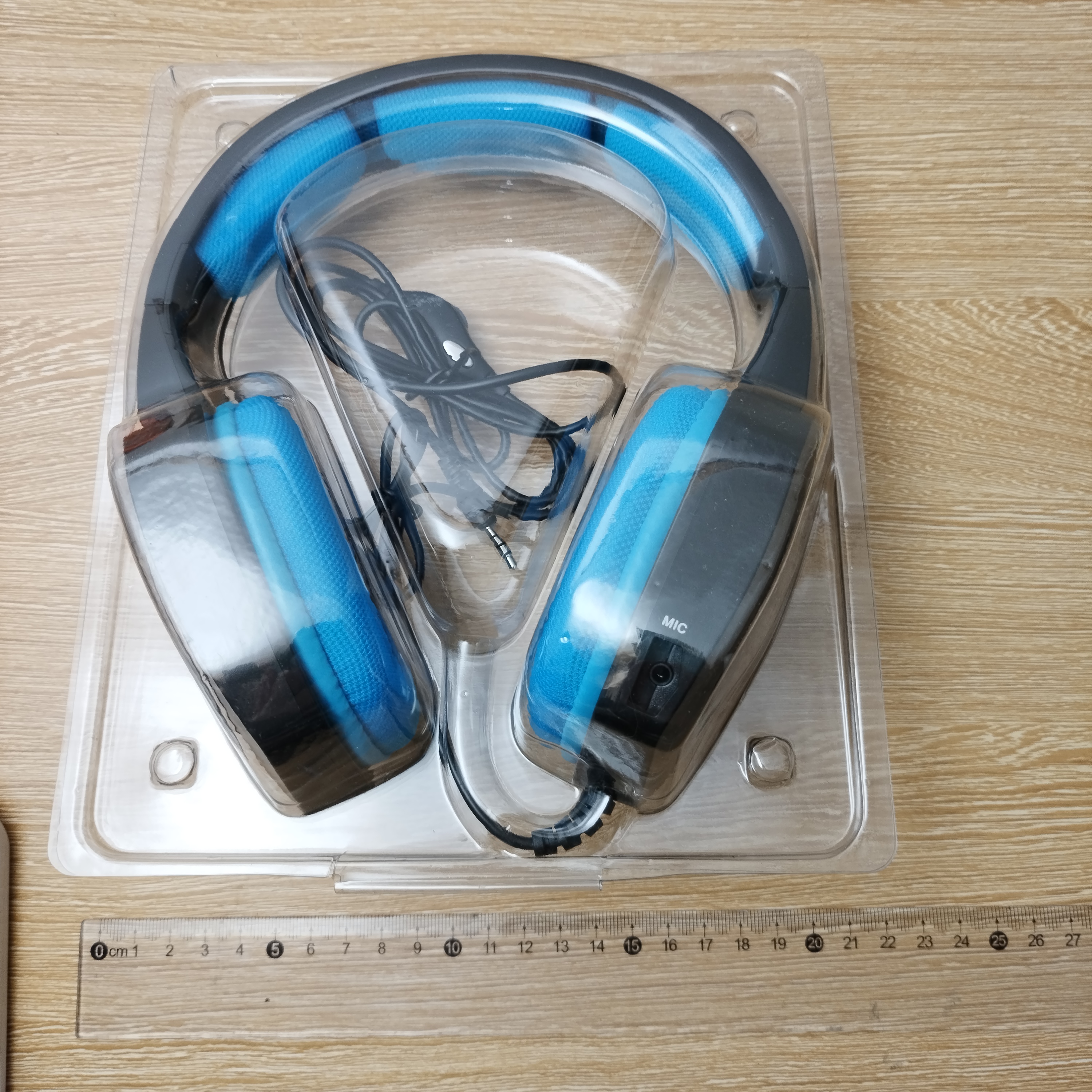 库存有线耳机【表面掉皮，发粘】外盒默认损坏