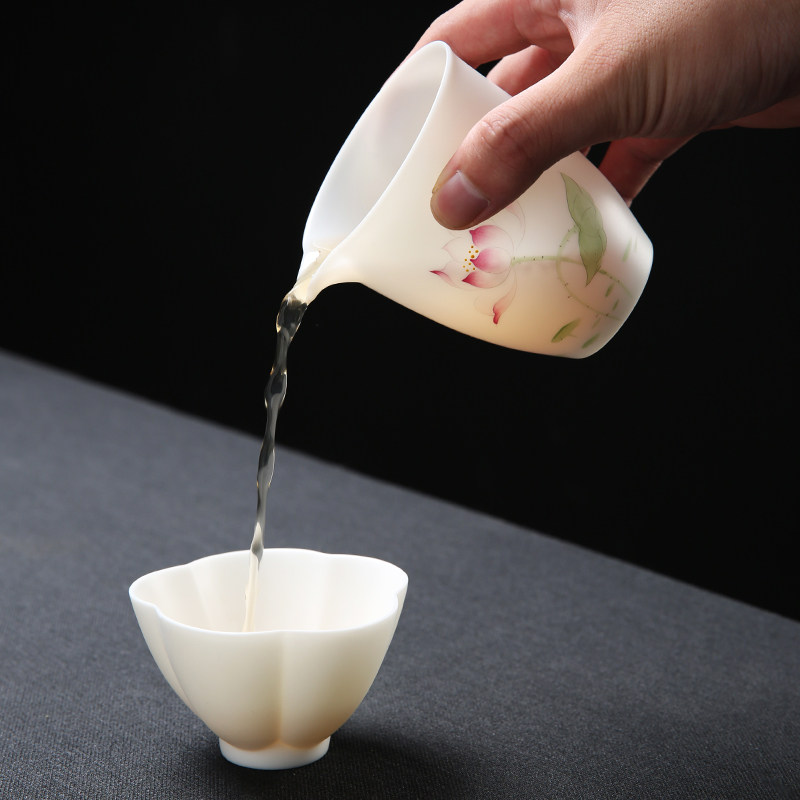 手绘荷花羊脂玉瓷公道杯素烧白瓷茶道配件公杯分茶器茶海茶漏茶具