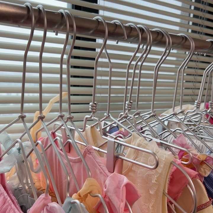 新款直销网红儿童拍照衣架服装店专用童装ins风铁艺铝金属衣挂铝