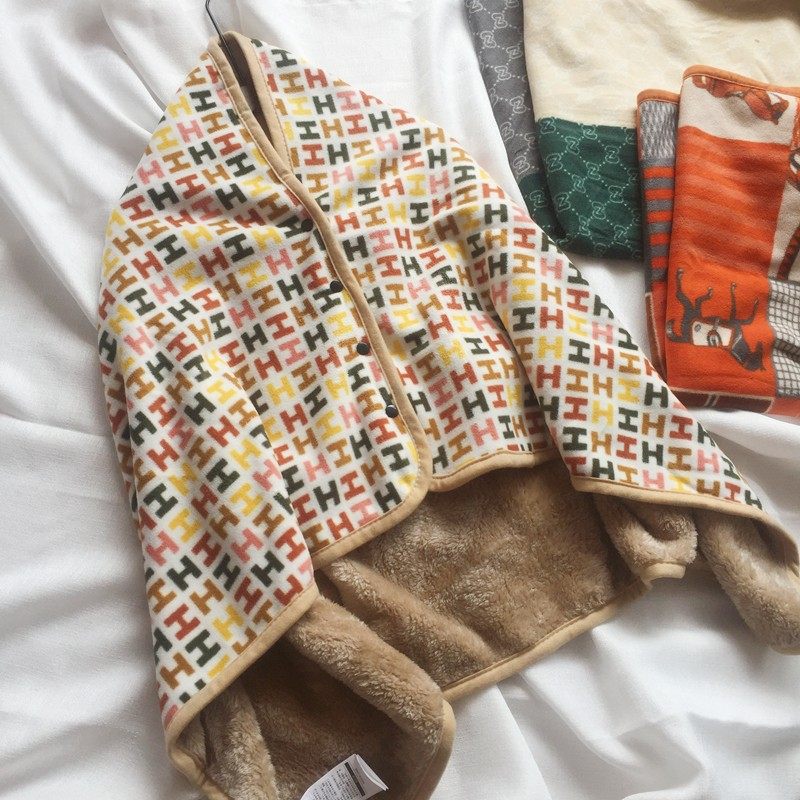 日系格子印花秋冬多功能披肩毯子吸湿发热便携斗篷式午休毯护肩,居家日用,保暖披肩,淘宝优惠券,粉丝福利购,淘宝优惠卷