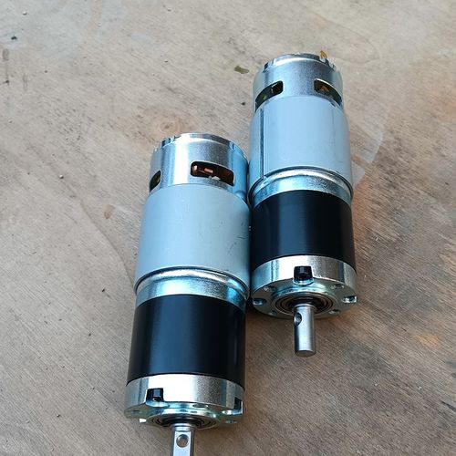 行星齿轮减速电机杂粮膨化机直管切刀电机正反转调速电机