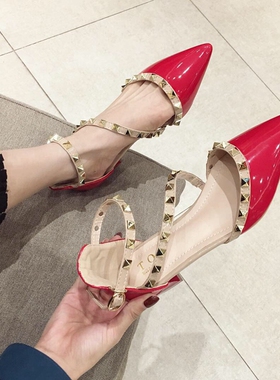 欧美风202g1春秋季新款女鞋子大码漆皮铆钉浅口尖头低跟单鞋红色