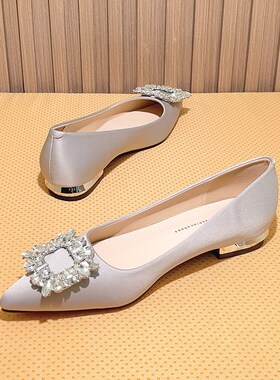 2024秋新款粗k跟气质高级灰色百搭宴会尖头水钻方扣浅口平底单鞋