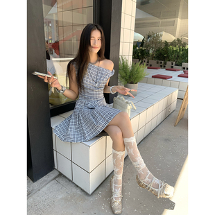 Joeyoo早春设计感复古格纹无袖斜肩连衣裙女短款收腰露肩A字裙子
