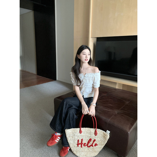 Joeyoo新款设计感白色勾花镂空荷叶边一字肩衬衫女夏短款收腰上衣