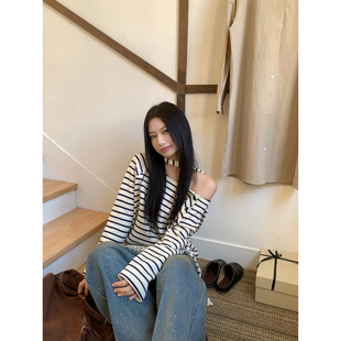 Joeyoo春季新款设计感不对称针织条纹t恤女长袖斜肩打底露肩上衣
