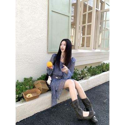 设计感荷叶边蓝色碎花连衣裙女夏