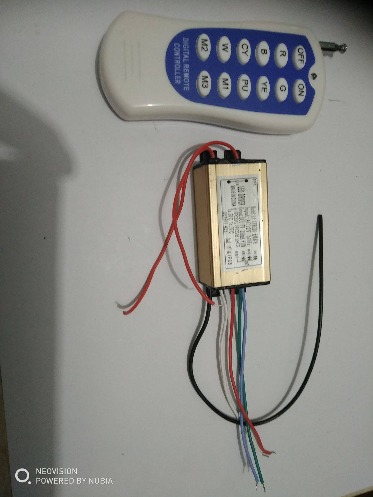 24键无线遥控 3-300W 10串15并150W RGBW防水驱动 RGB投光灯电源