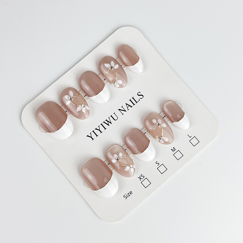 美拉德花朵穿戴甲裸色法式美甲甲片时尚百搭短款指甲贴片