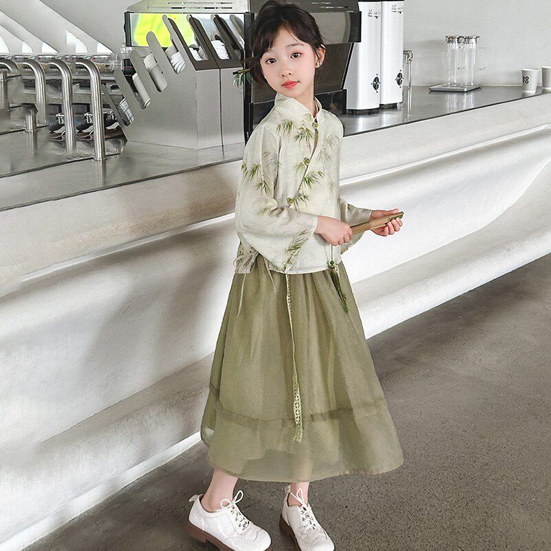女童新中式套装2024秋装新款女大童古风唐装汉服儿童裙子两件套。