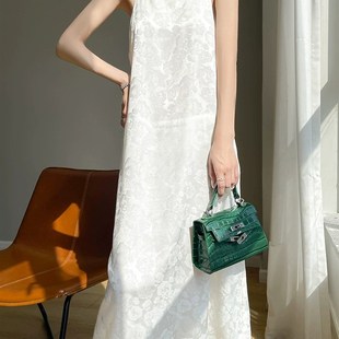 晨袍女新娘敬酒服高级感夏季V领碎花订婚礼服高端小众吊带连衣裙