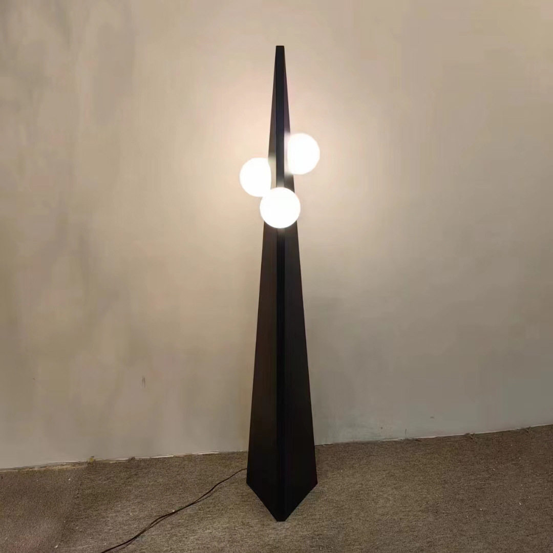 意式极简山与月装饰落地灯现代摆件装饰立灯设计师展厅高级感台灯