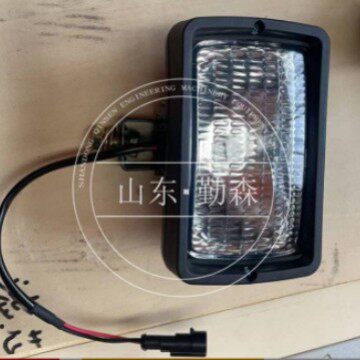 山推装载机配件  型号齐全   SL30W方形后大灯  D2480-05500图片