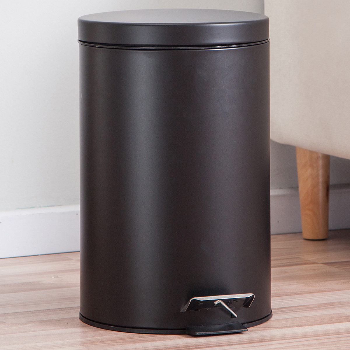跨境12L哑黑色垃圾桶脚踏式家用带盖清洁桶卫生间厨房翻盖垃圾筒