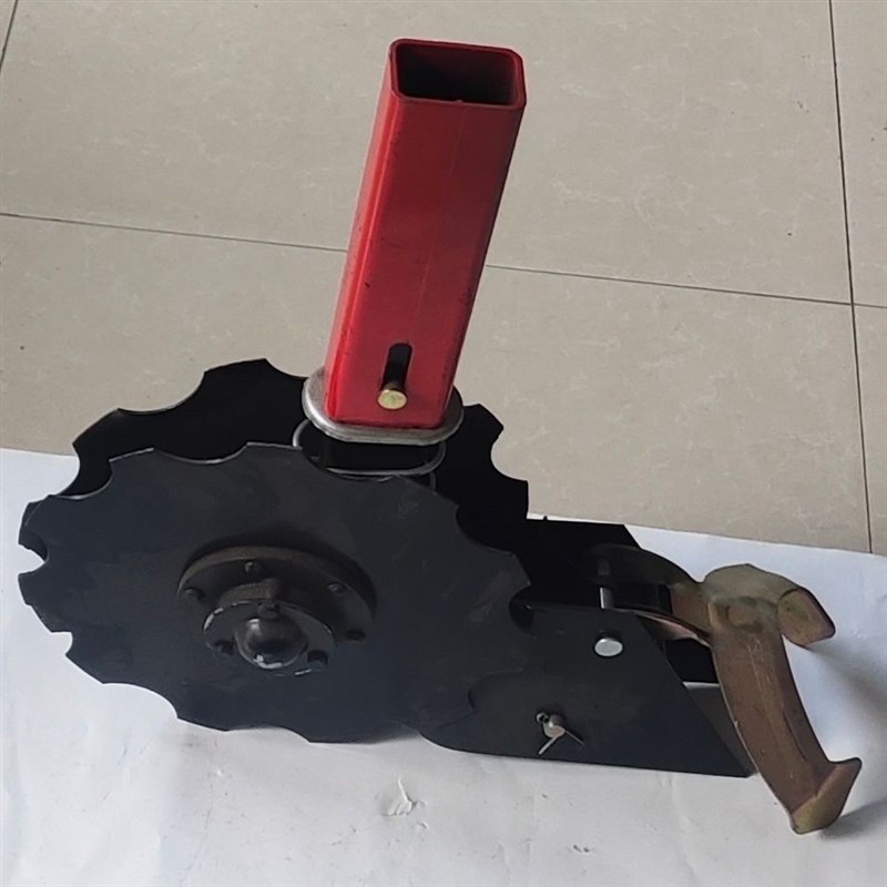 滴灌带开沟器滴灌架拉簧滴灌架子3*5方管滴灌带架子圆盘开口器