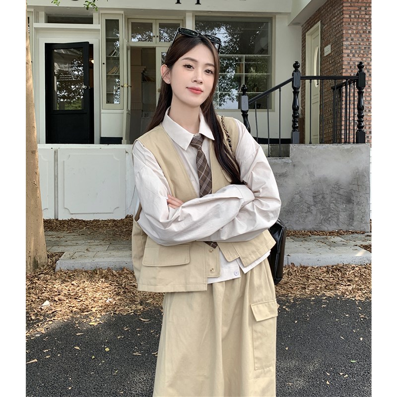 大码女装2024早春新款宽松显瘦遮肚子胖mm马甲半身裙衬衣三件套装