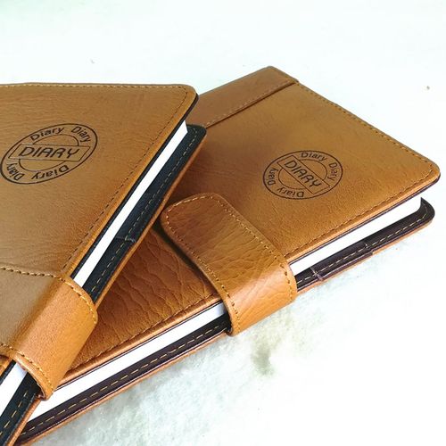 中佳 7101 商务记事皮面本 7102 带笔笔记本开会办公按扣本 7103