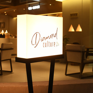 落地展示牌亚克力通体发光灯箱定制充电牌户外广告牌可移动招牌