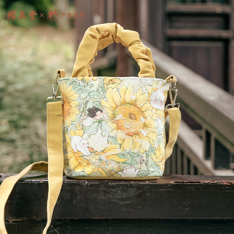 彩衣堂x夕米木子 国风可爱猫咪褶皱手拎水桶包手提单肩腋下斜挎女