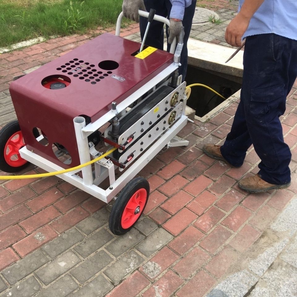 通信施工光缆牵引机管道