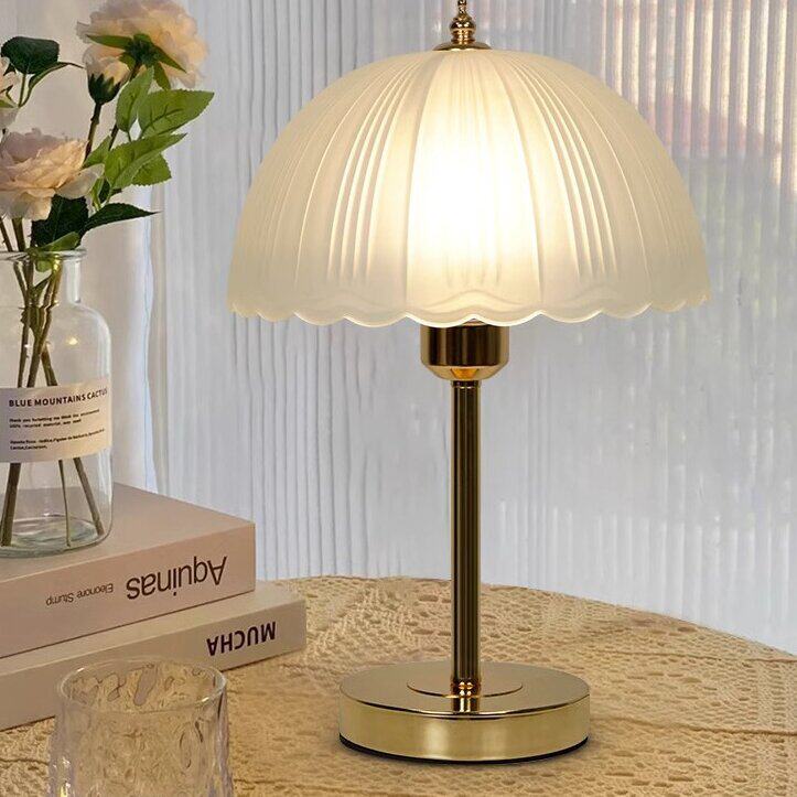 水晶花瓣台灯 北欧现代简约触摸小夜灯 卧室床头婚庆玻璃台灯