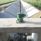 和3t手动侧摇螺杆式 新品 成套设备铸铁钢闸门宽1.5高1.3米 启闭机