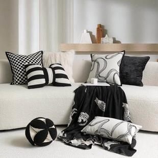 一森高级感黑白抱枕沙发客厅雪尼尔兔毛靠垫网红靠枕腰枕抽象丝带