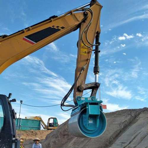 履带式管道建设震动夯履带式压路机滚筒夯实机