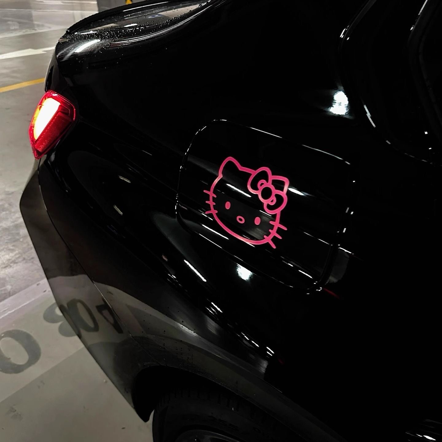 hellokitty汽车贴纸油箱盖后视镜遮挡划痕2025新款创意车身装饰
