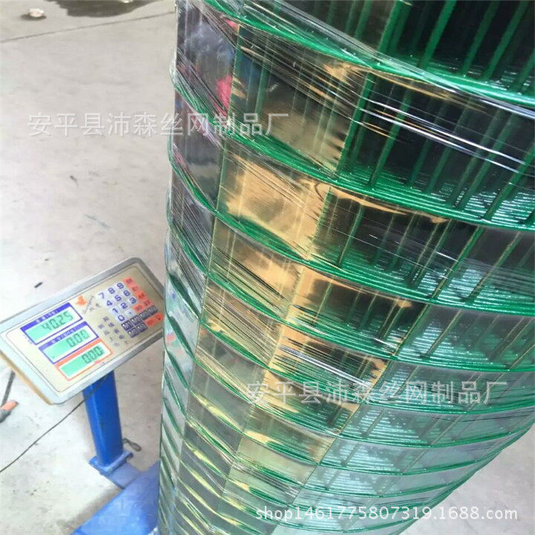 养鸡铁丝网圈山圈地胶网围栏网涂塑荷兰网护栏网厂家报价