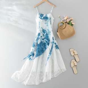 云南植物扎染吊带连衣裙2025新款夏季不规则蕾丝荷叶边度假风女装