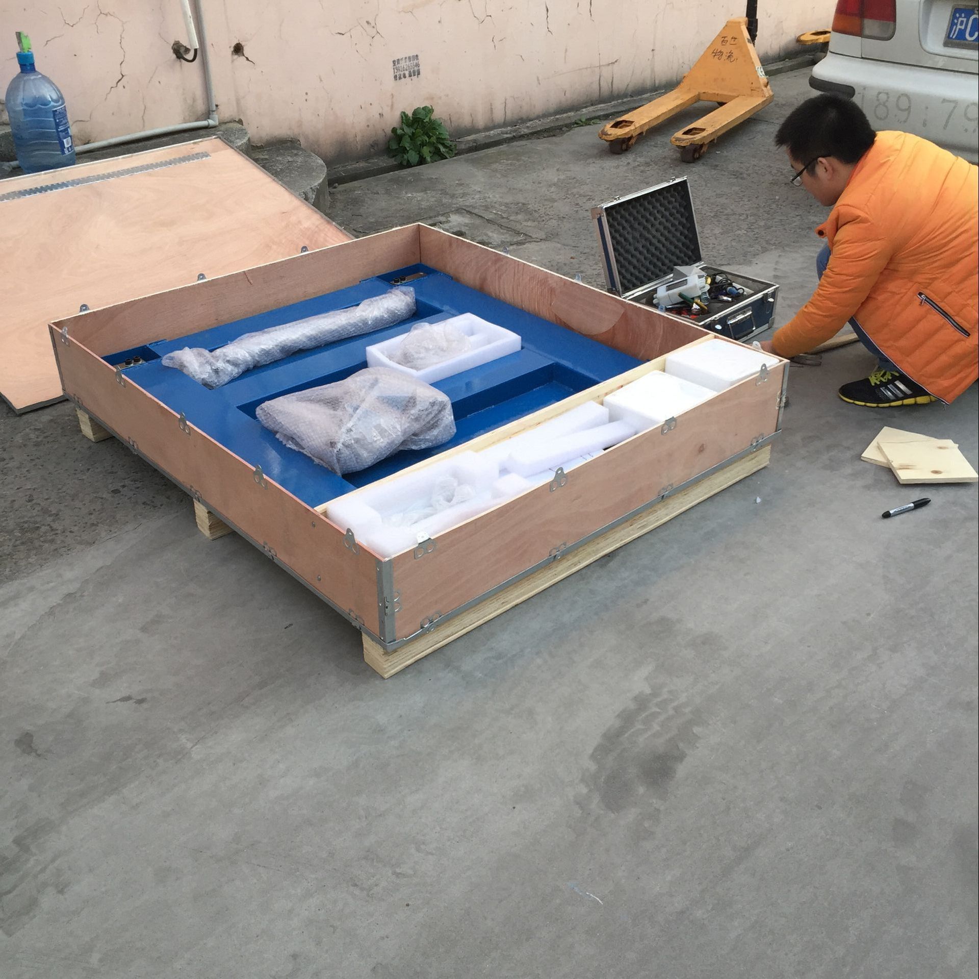 出口式英文仪表地磅1t木箱包装