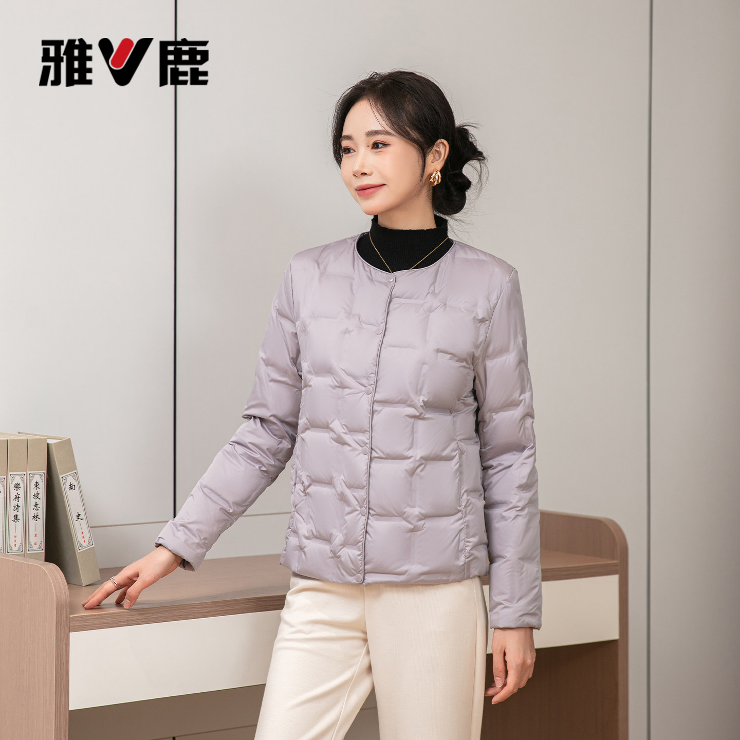 雅鹿轻薄修身保暖羽绒服女秋冬