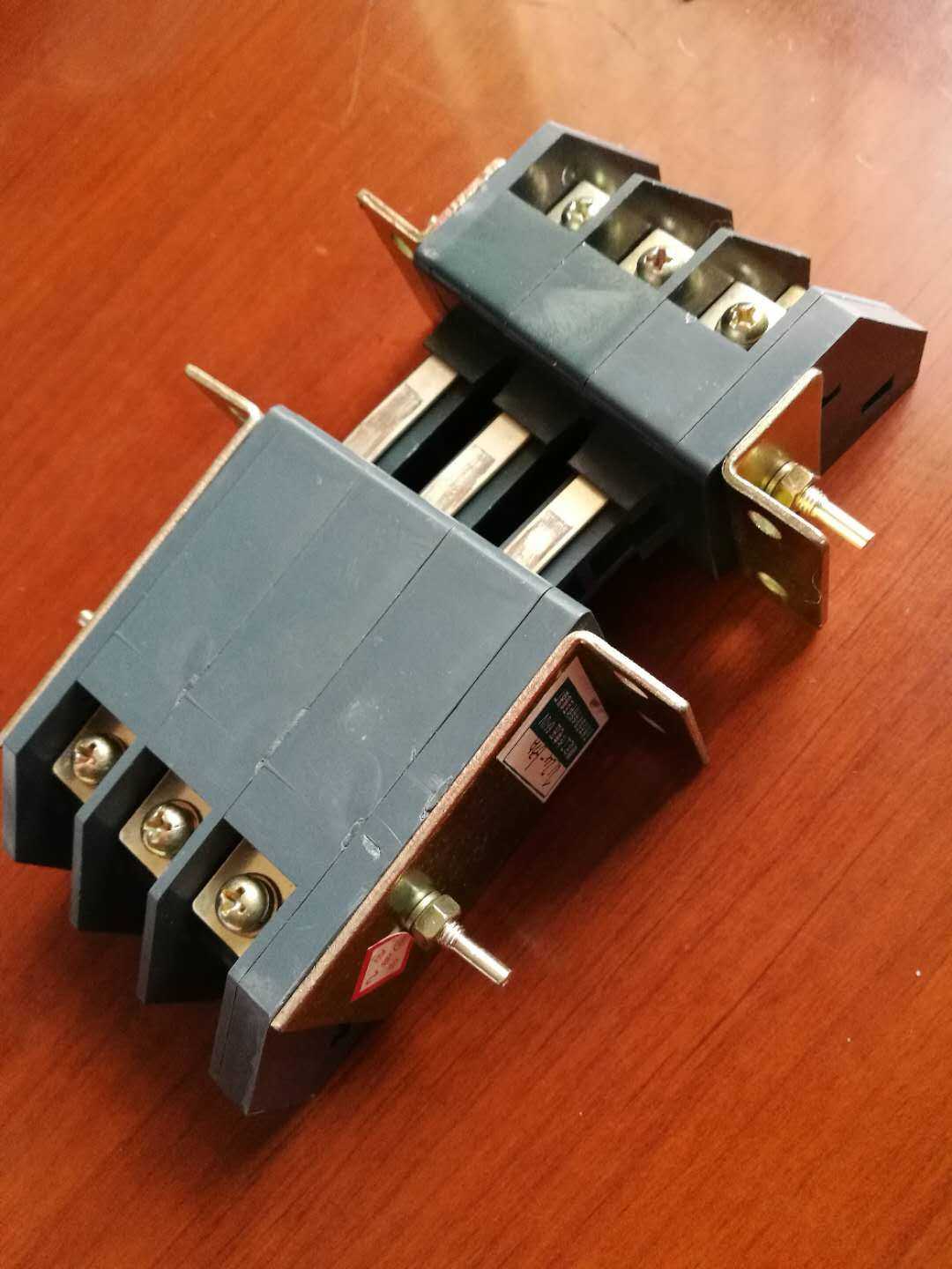 定制低压开关柜抽屉配件JCZ4-63A型主电路二次接插件