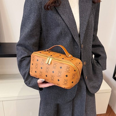 化妆包女2025新款高端便携式大容量F旅行皮质洗漱化妆品分区收纳