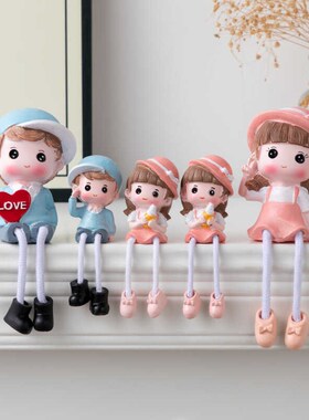 家居客厅墙面隔板电视柜儿童房装饰卡通吊脚娃娃一家五口小摆件