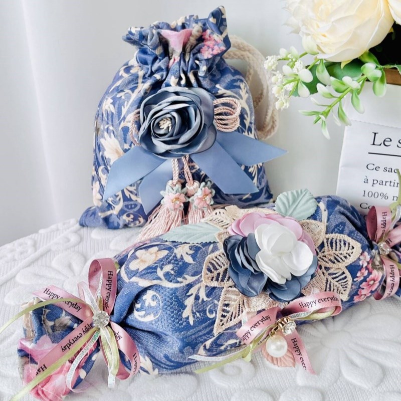 新品家居卧室摆件衣柜竹炭香包车载香包挂件除异味婚庆伴手礼礼品