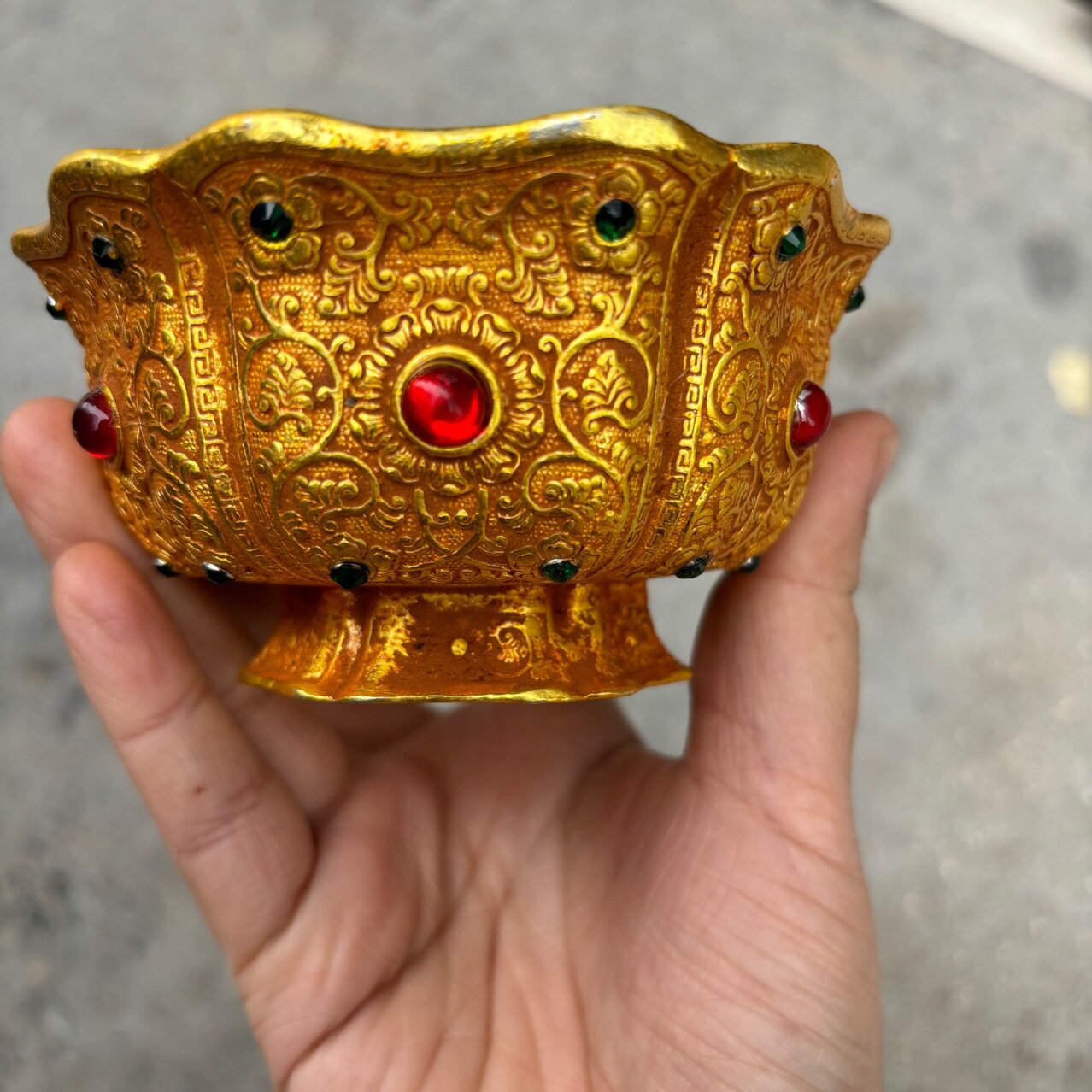 批发仿古碗摆件六瓣花边缠枝纹艺术合金工艺品家居摆件