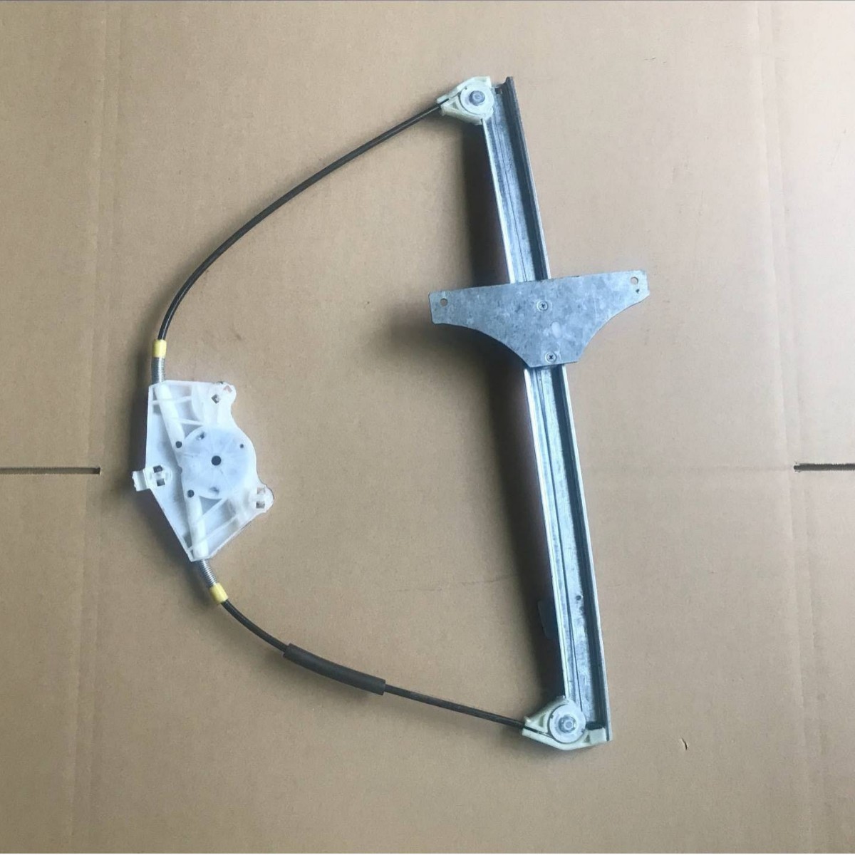 适用标致307 PEUGEOT 307 右前玻璃升降器9222J9 9634456880