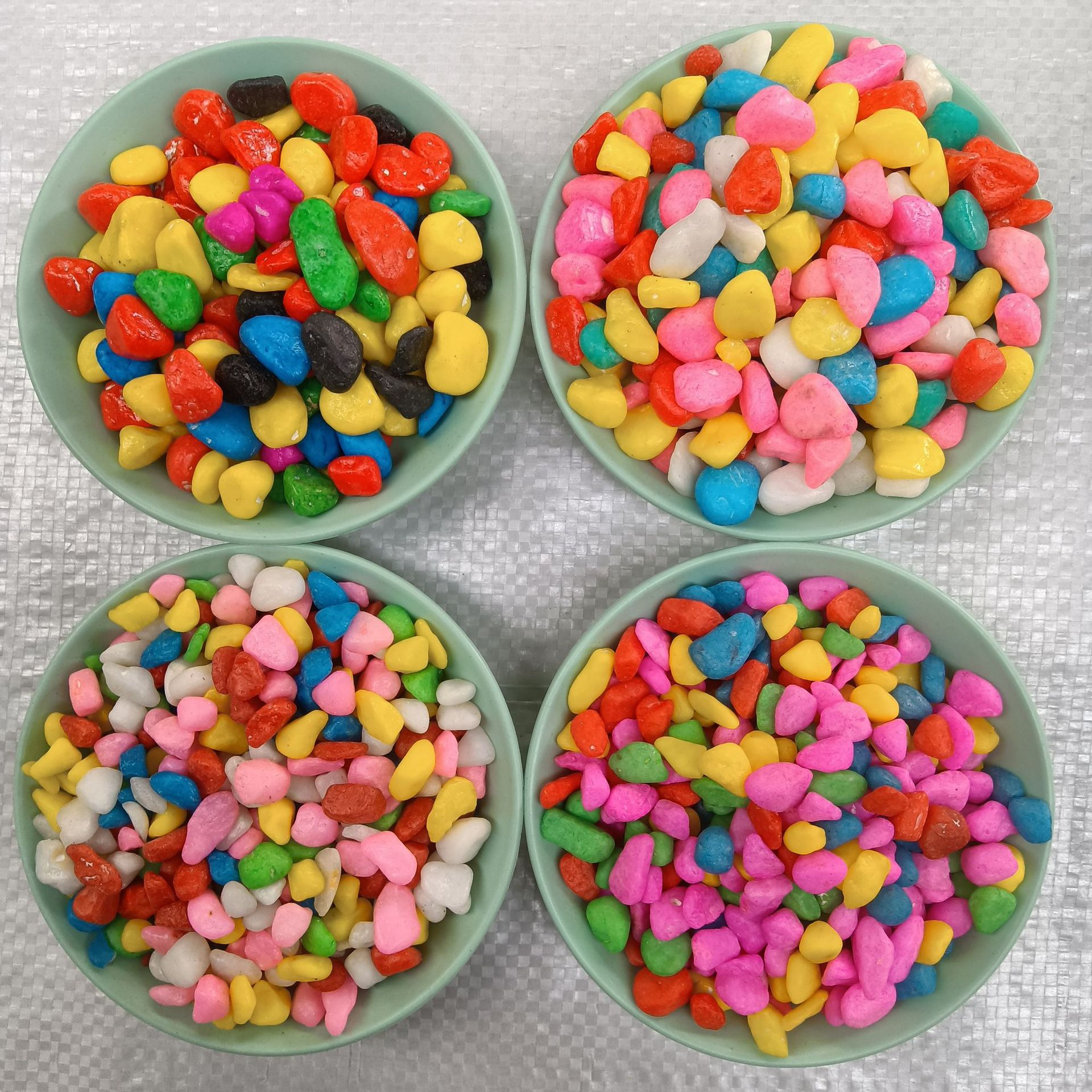 彩色鹅卵石微景观鱼缸铺面用染色鹅卵石 玩具配件用五彩石