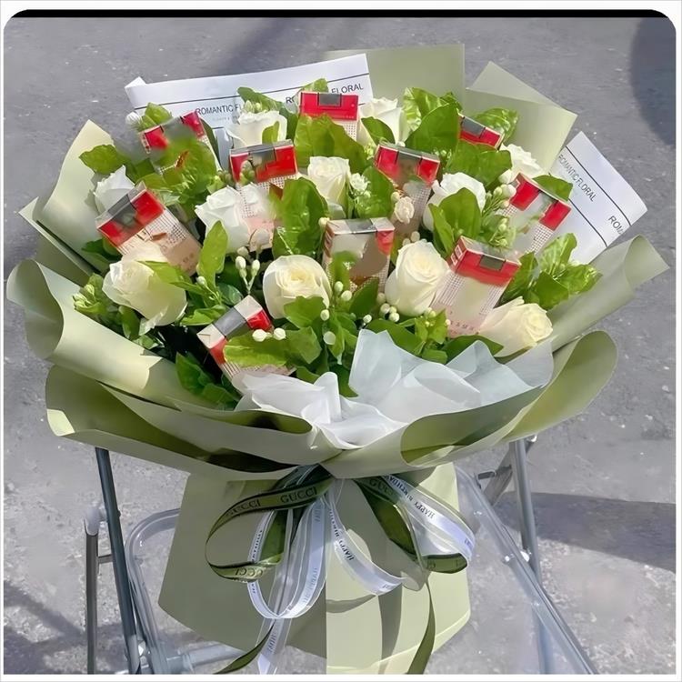 刮刮卡香烟生日礼物鲜花束送男女友同城成都深圳北京上海武汉广州