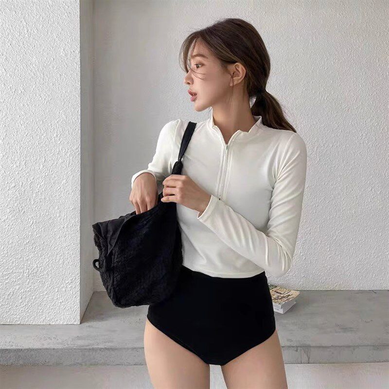 女士泳衣2024新款潜水服长袖防晒分体保守显瘦遮肚海边度假三件套