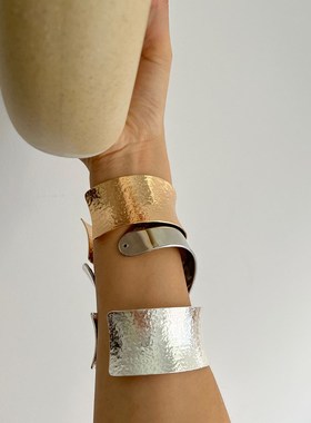 摇儿绕 土耳其装饰艺术 复古金属褶皱肌理波浪宽版手镯开口叠戴