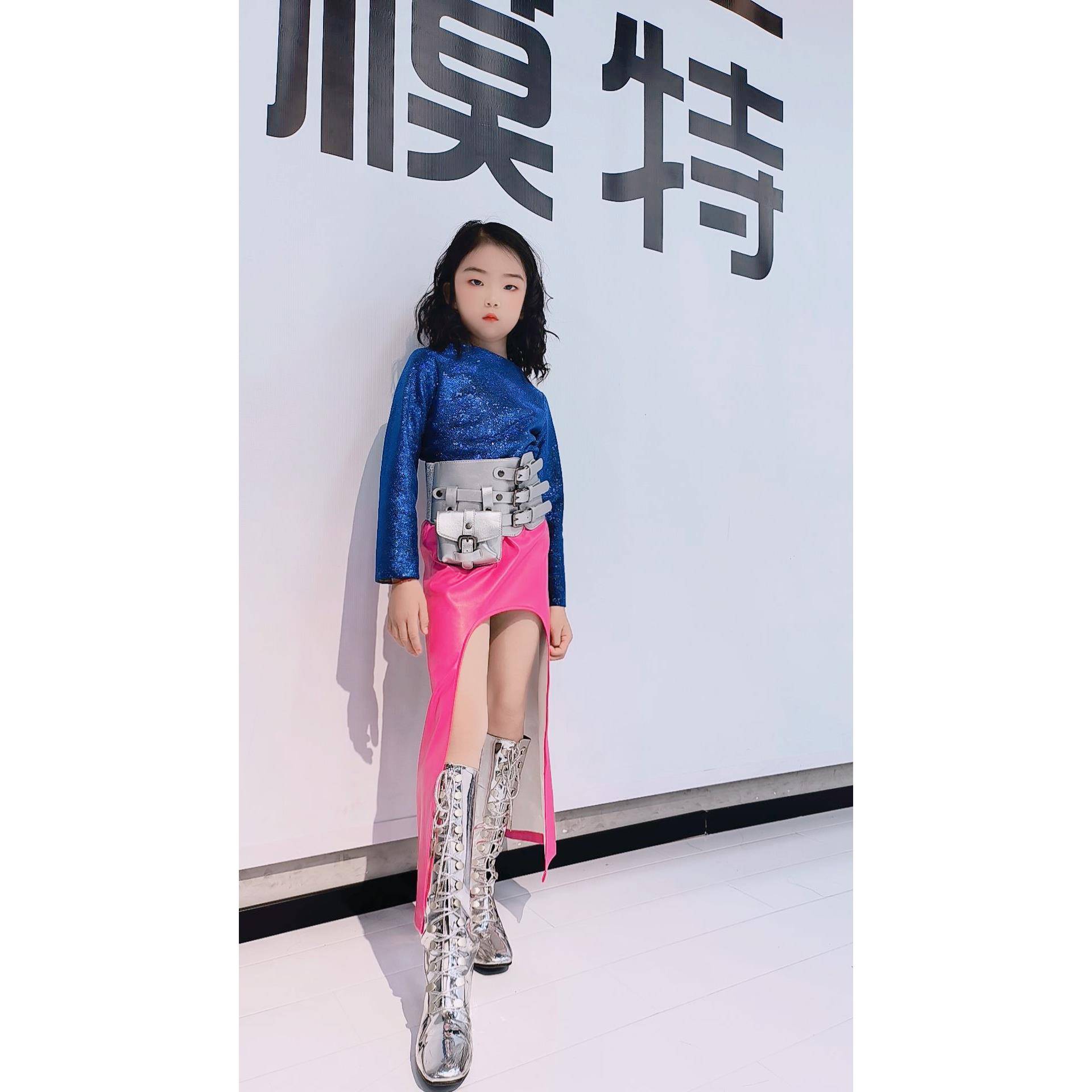 儿童走秀潮服女童个性创意亮片内搭女童皮裙玫粉造型模特pk赛服装