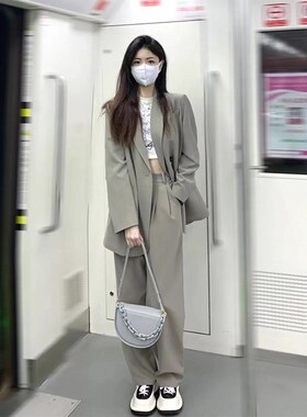 高级设计感茶灰色西装外套女2023E春夏新款幂式宽松休闲西服两件