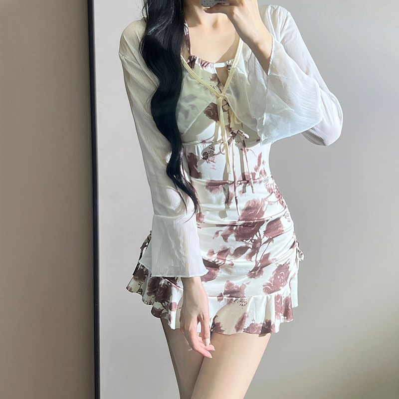 泳衣女款2024年新款爆款连体保守裙式微胖女生遮肉绝美纯欲高级感