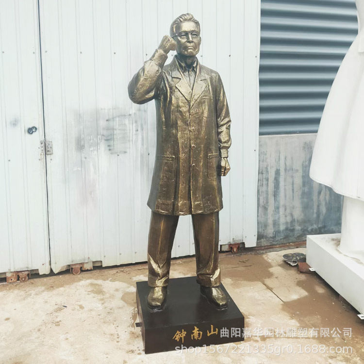 玻璃钢抗疫英雄人物雕塑  医院广场商业街仿铜人物制作摆件