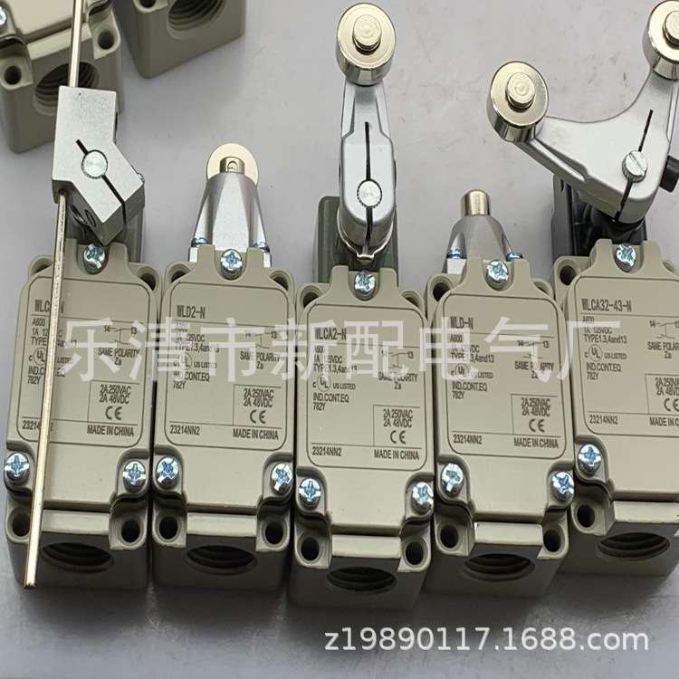 实物全新行程开关D4C-1732 1232质保一年