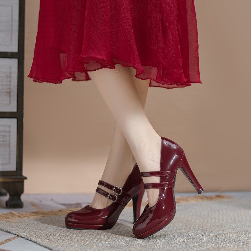 法式一字双扣带高跟鞋女粗跟2025新款红色婚鞋新娘鞋圆头漆皮单鞋,女鞋,婚鞋,淘宝优惠券,粉丝福利购,淘宝优惠卷